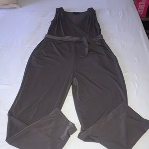 Used Gray Front Belted Short Sleeve Jumpsuit. S.